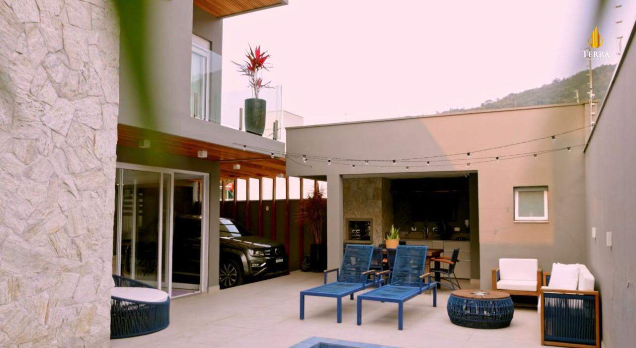  Casa com 3 quartos, Ressacada: 