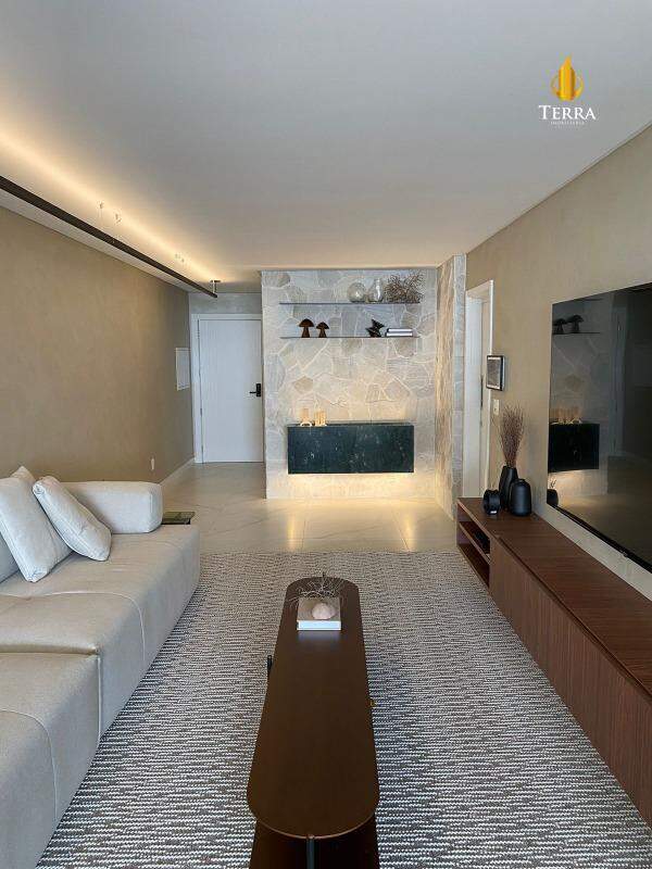 Surfers Paradise Residence Apartamento com 3 quartos, Praia Brava: 