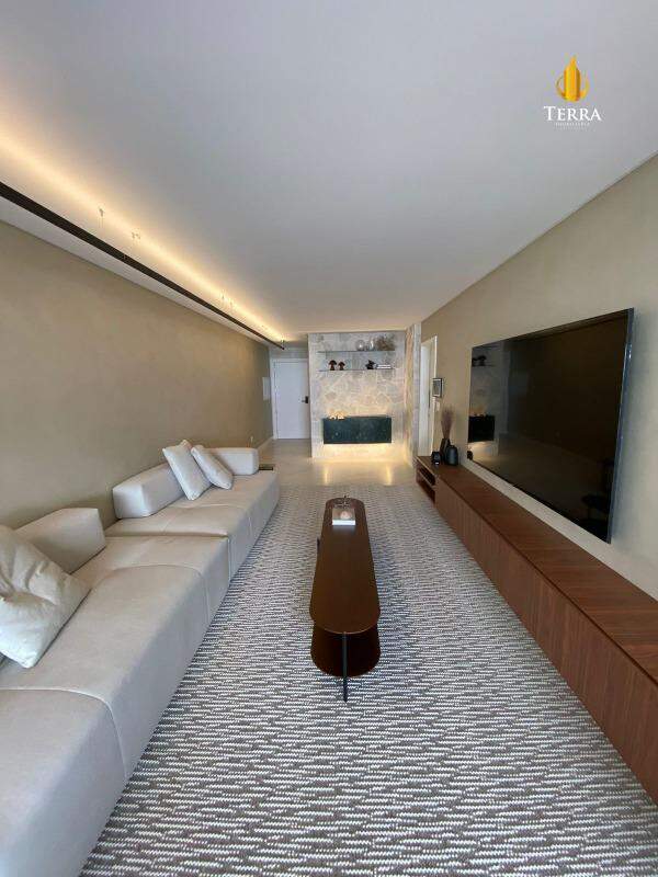 Surfers Paradise Residence Apartamento com 3 quartos, Praia Brava: 