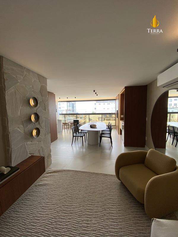 Surfers Paradise Residence Apartamento com 3 quartos, Praia Brava: 
