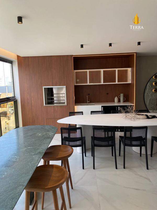 Surfers Paradise Residence Apartamento com 3 quartos, Praia Brava: 