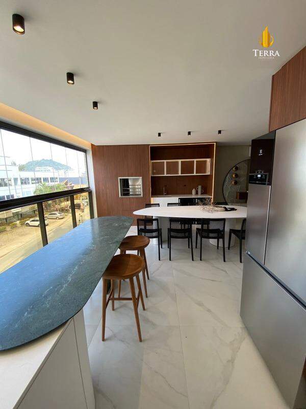 Surfers Paradise Residence Apartamento com 3 quartos, Praia Brava: 