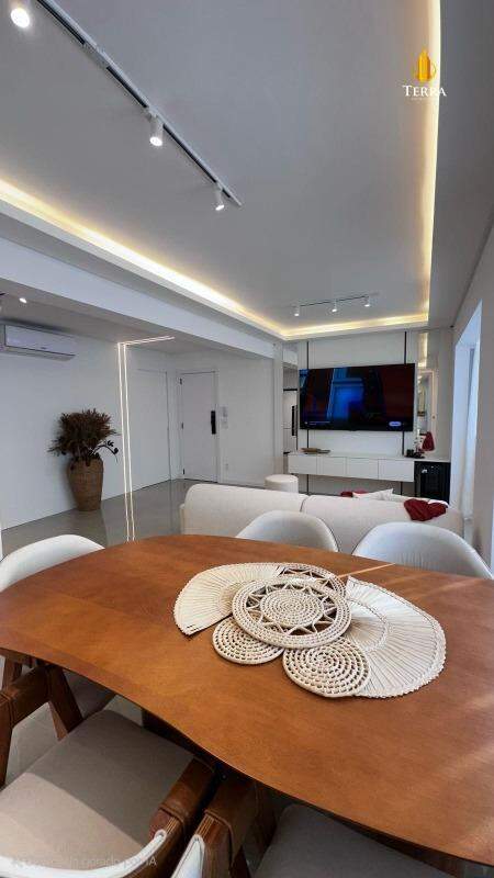  Apartamento com 3 quartos, Centro: 
