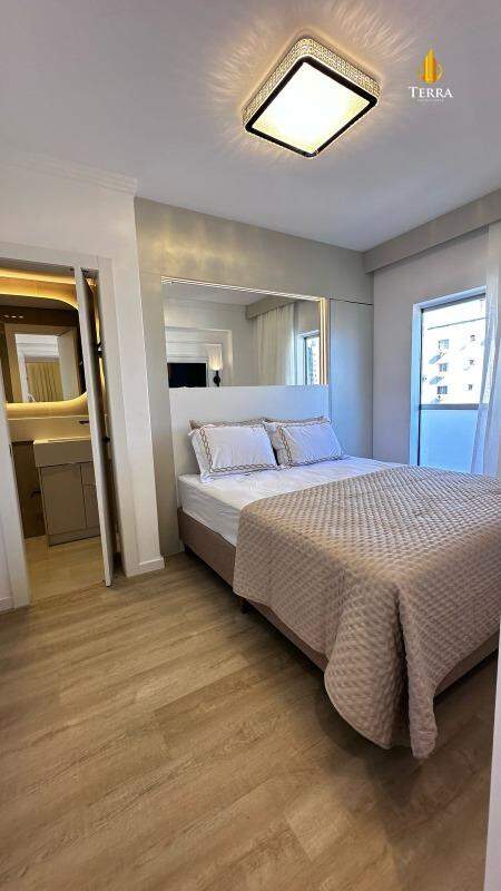  Apartamento com 3 quartos, Centro: 
