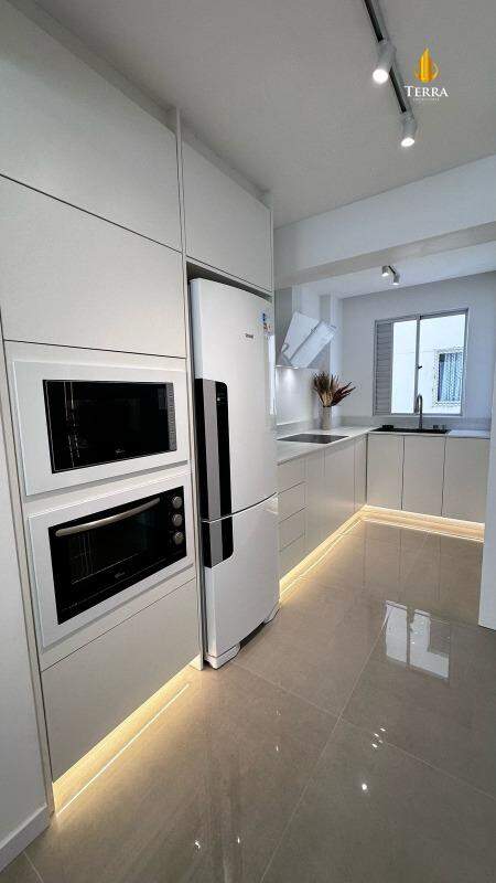  Apartamento com 3 quartos, Centro: 