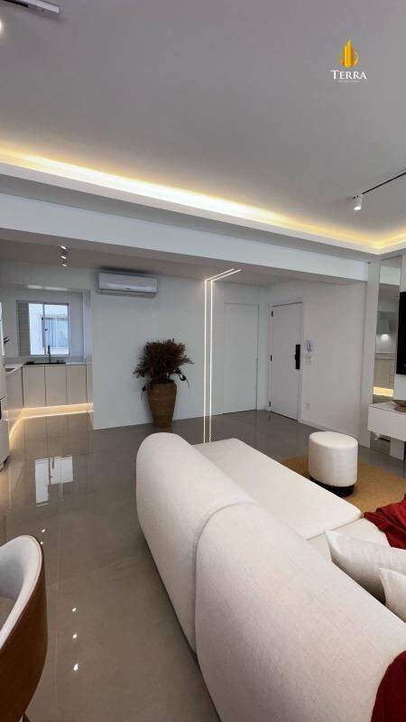  Apartamento com 3 quartos, Centro: 