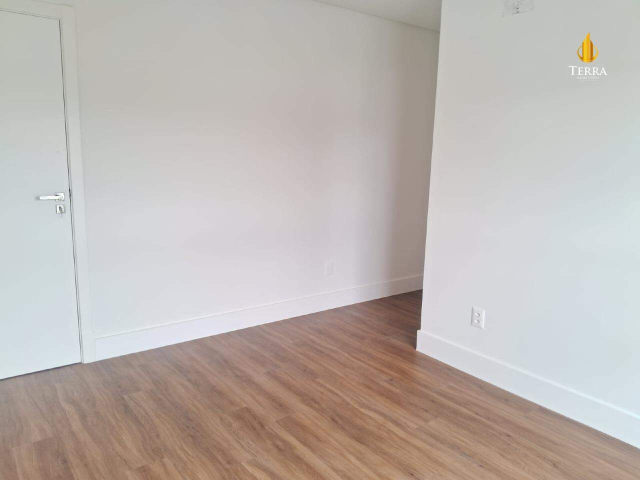 Jk 399 Apartamento com 3 quartos, Praia Brava: 