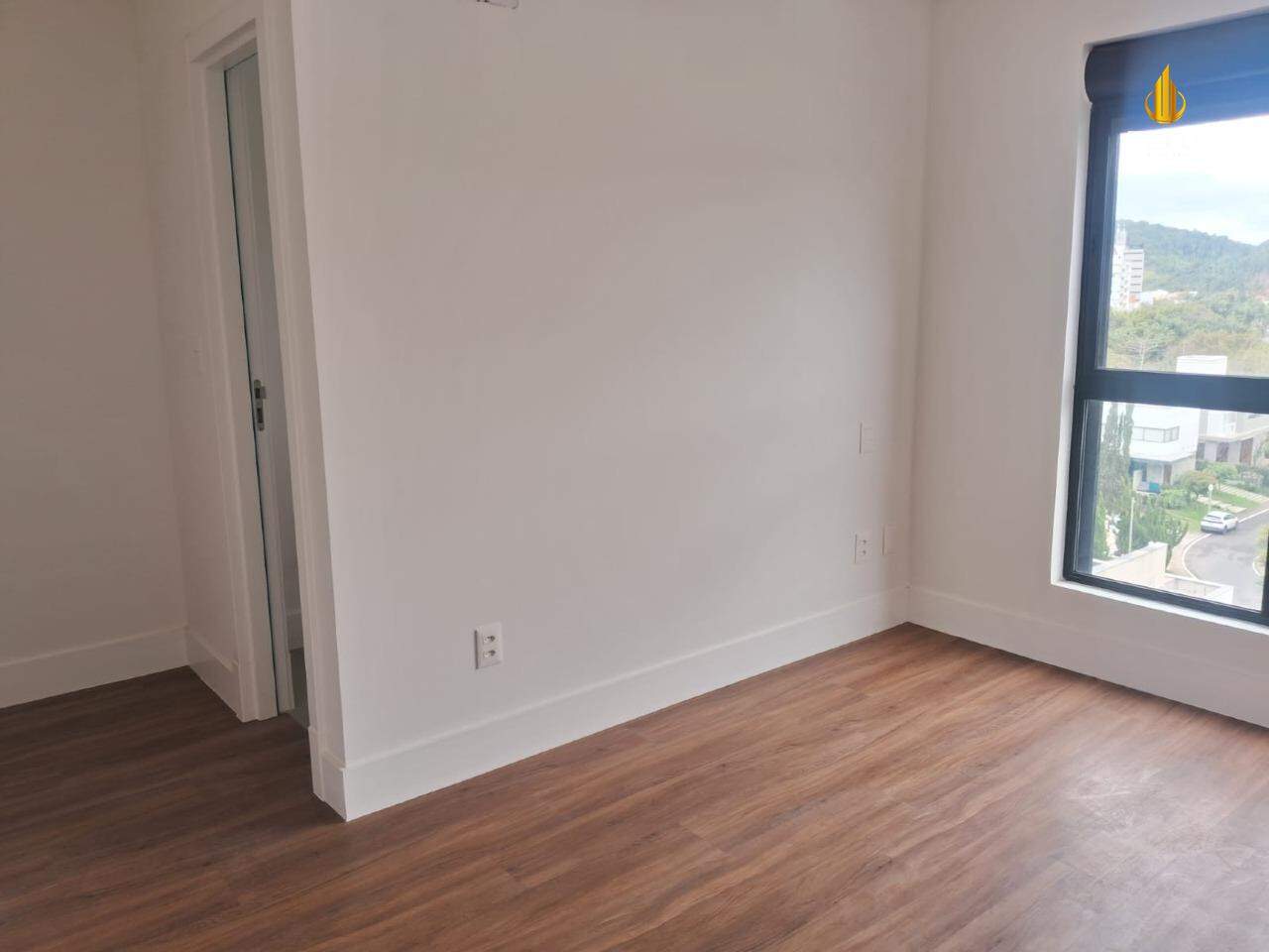 Jk 399 Apartamento com 3 quartos, Praia Brava: 