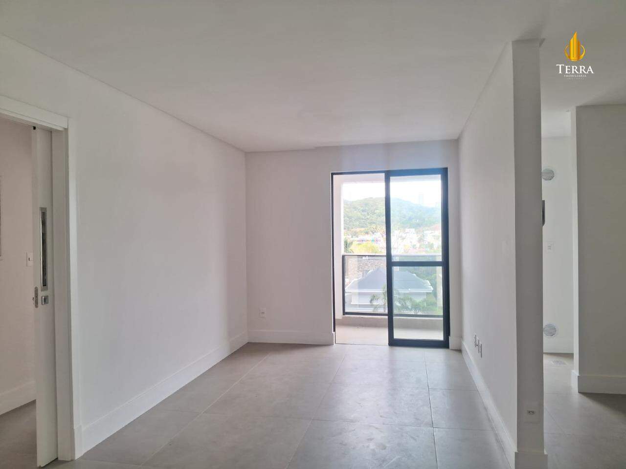 Jk 399 Apartamento com 3 quartos, Praia Brava: 