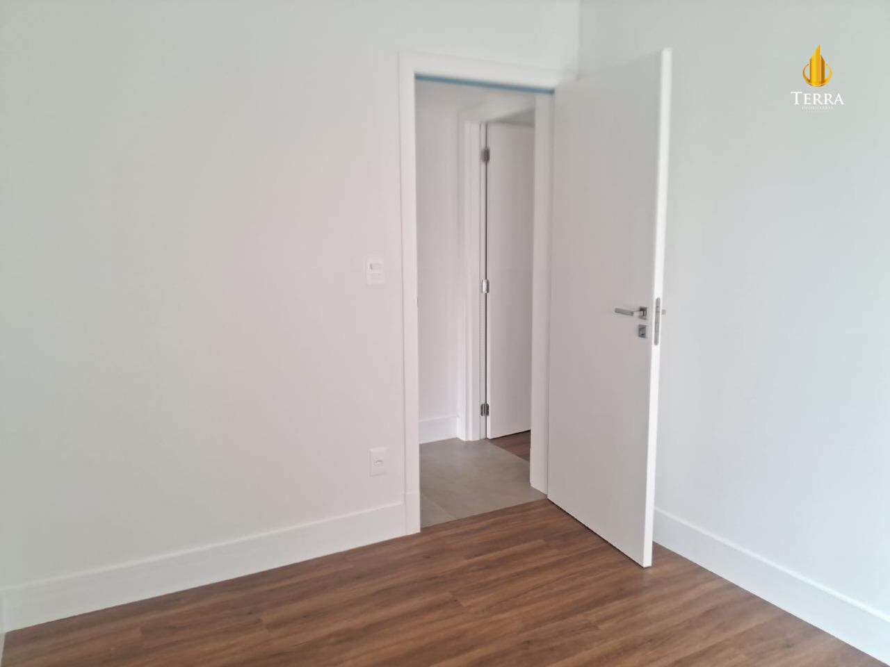 Jk 399 Apartamento com 3 quartos, Praia Brava: 
