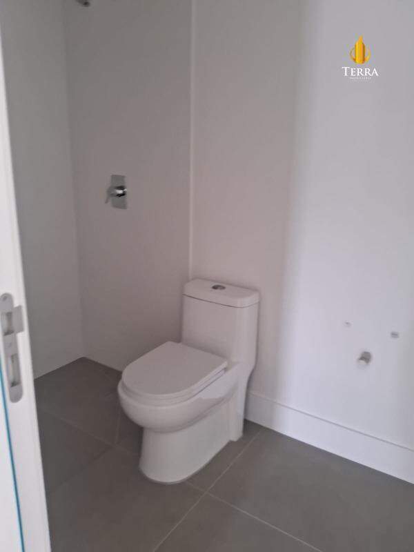 Jk 399 Apartamento com 3 quartos, Praia Brava: 