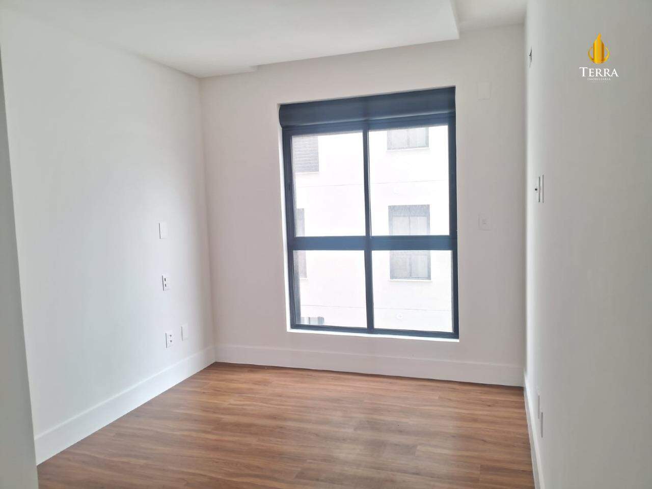 Jk 399 Apartamento com 3 quartos, Praia Brava: 