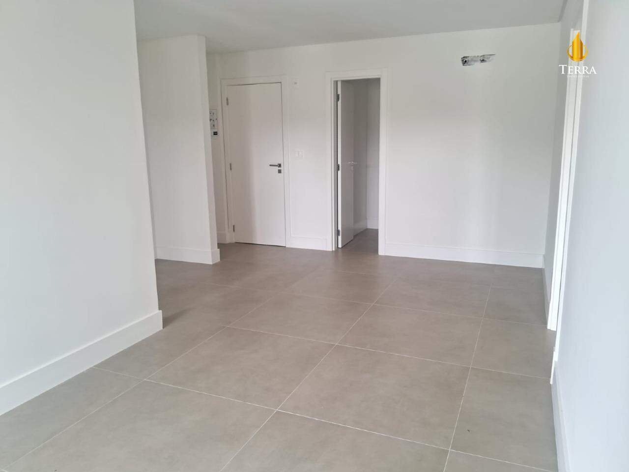 Jk 399 Apartamento com 3 quartos, Praia Brava: 