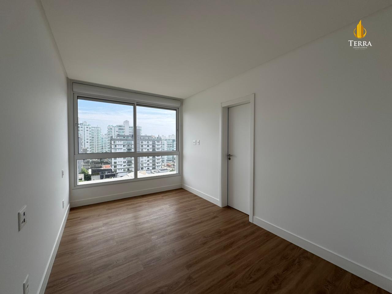 Riva Praia Brava Apartamento com 3 quartos, Praia Brava: 