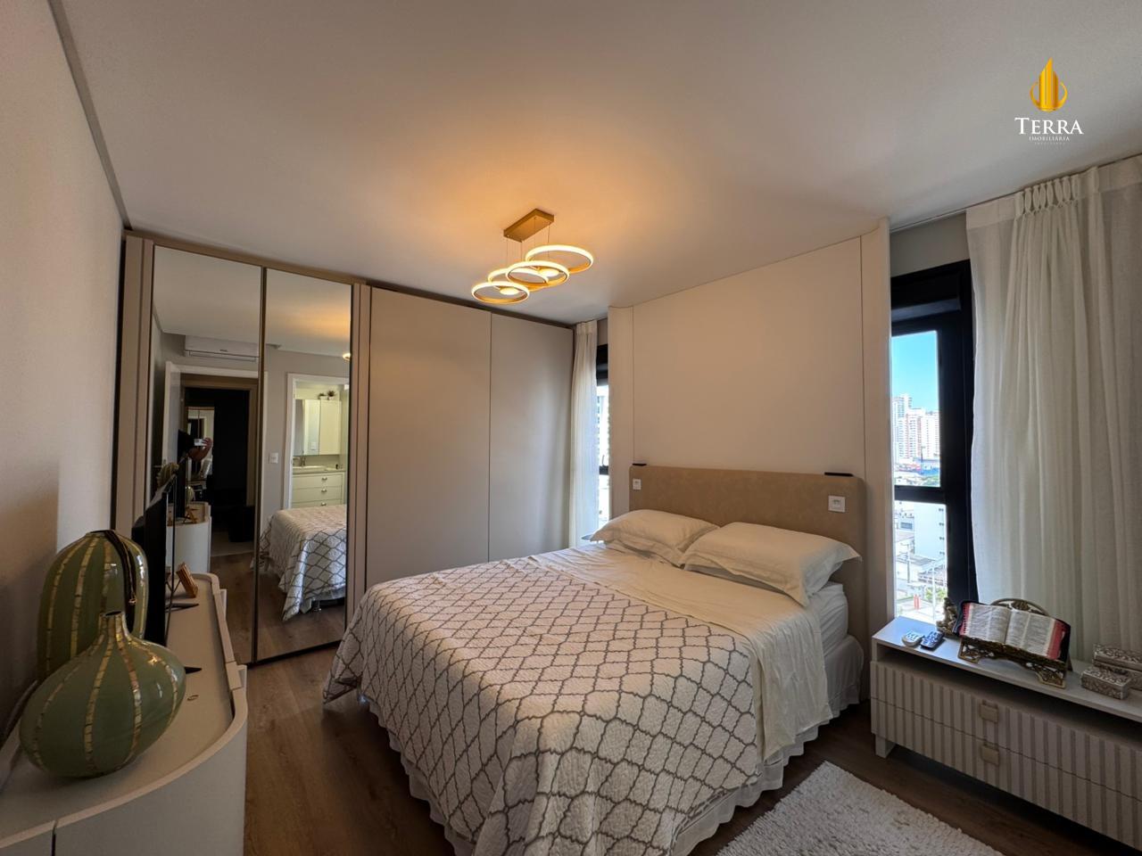 Gold Coast Residence Apartamento com 2 quartos, Centro: 