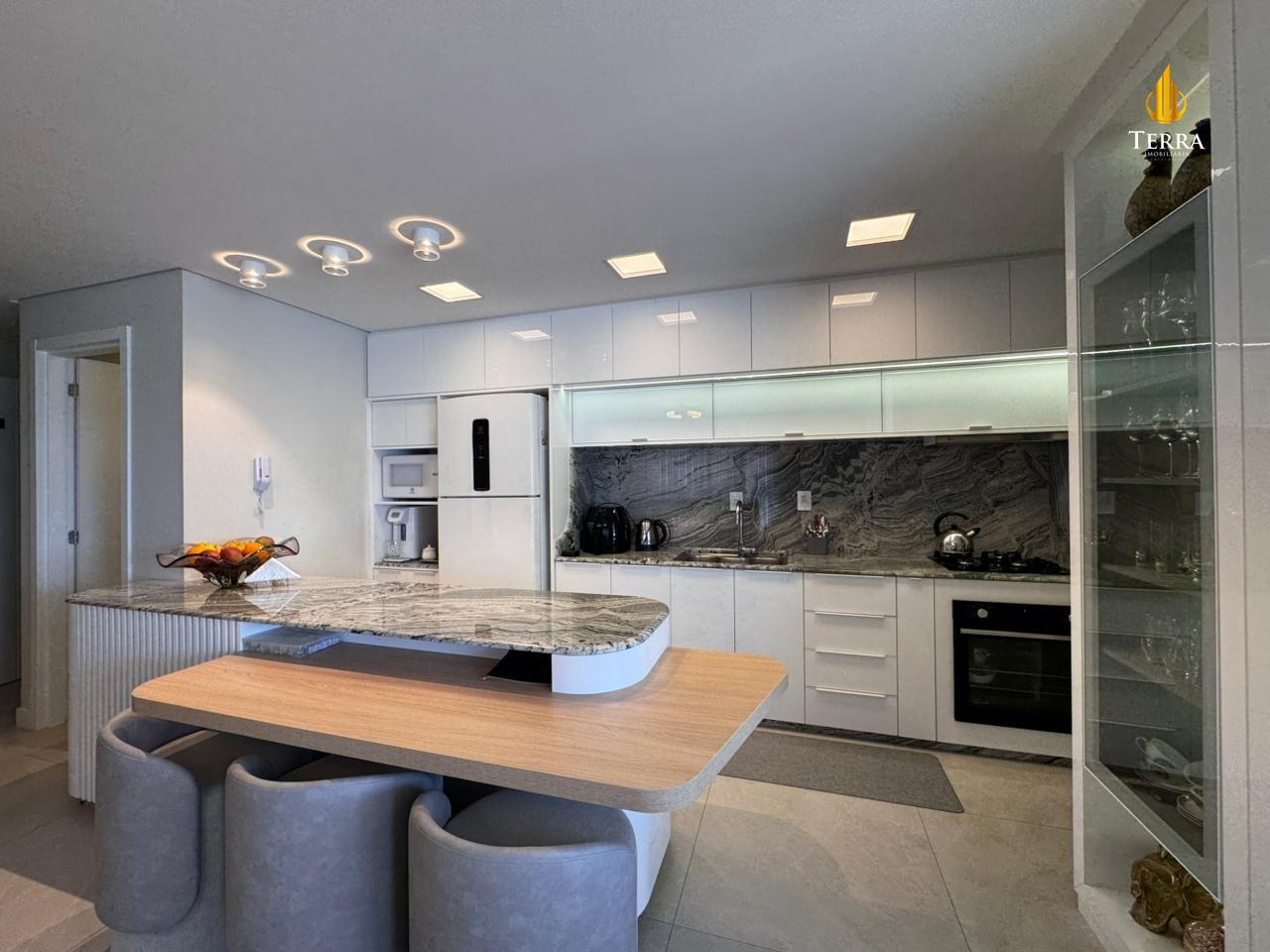 Gold Coast Residence Apartamento com 2 quartos, Centro: 