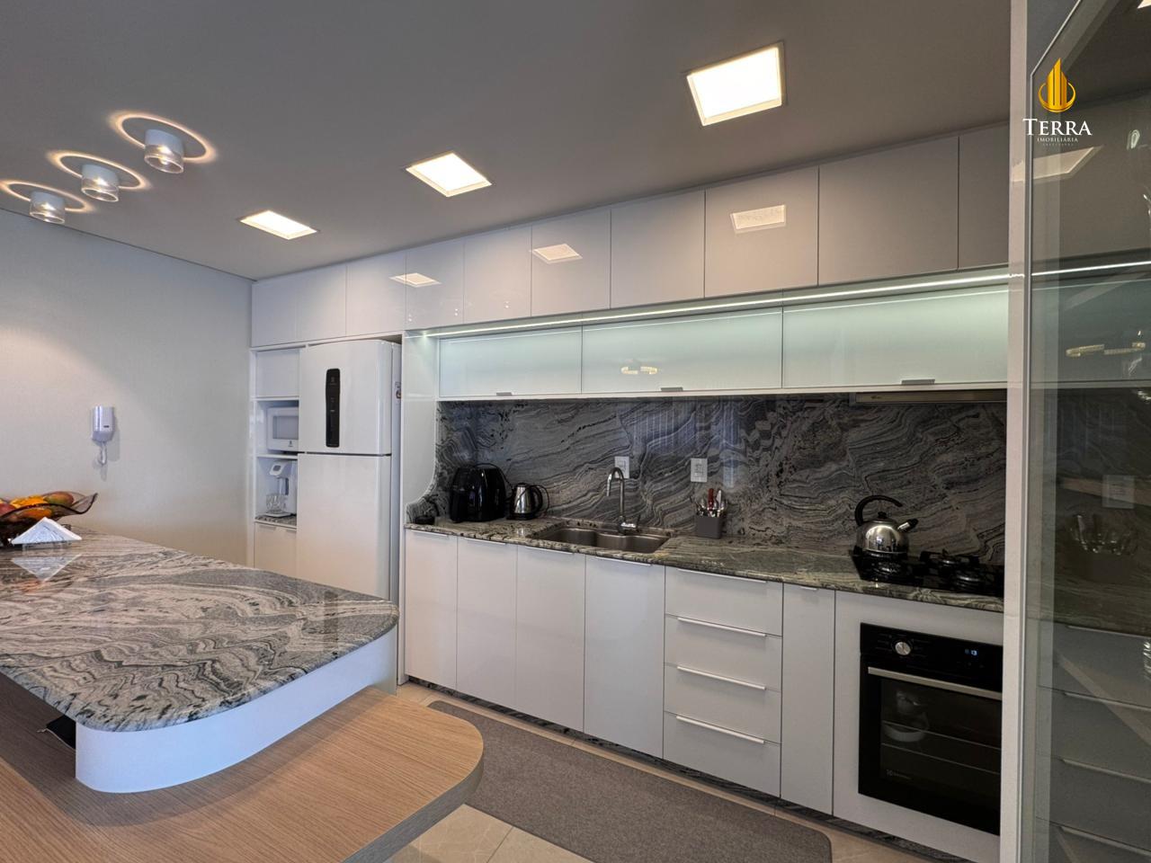 Gold Coast Residence Apartamento com 2 quartos, Centro: 