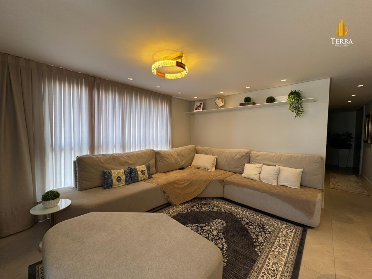 Gold Coast Residence Apartamento com 2 quartos, Centro: 
