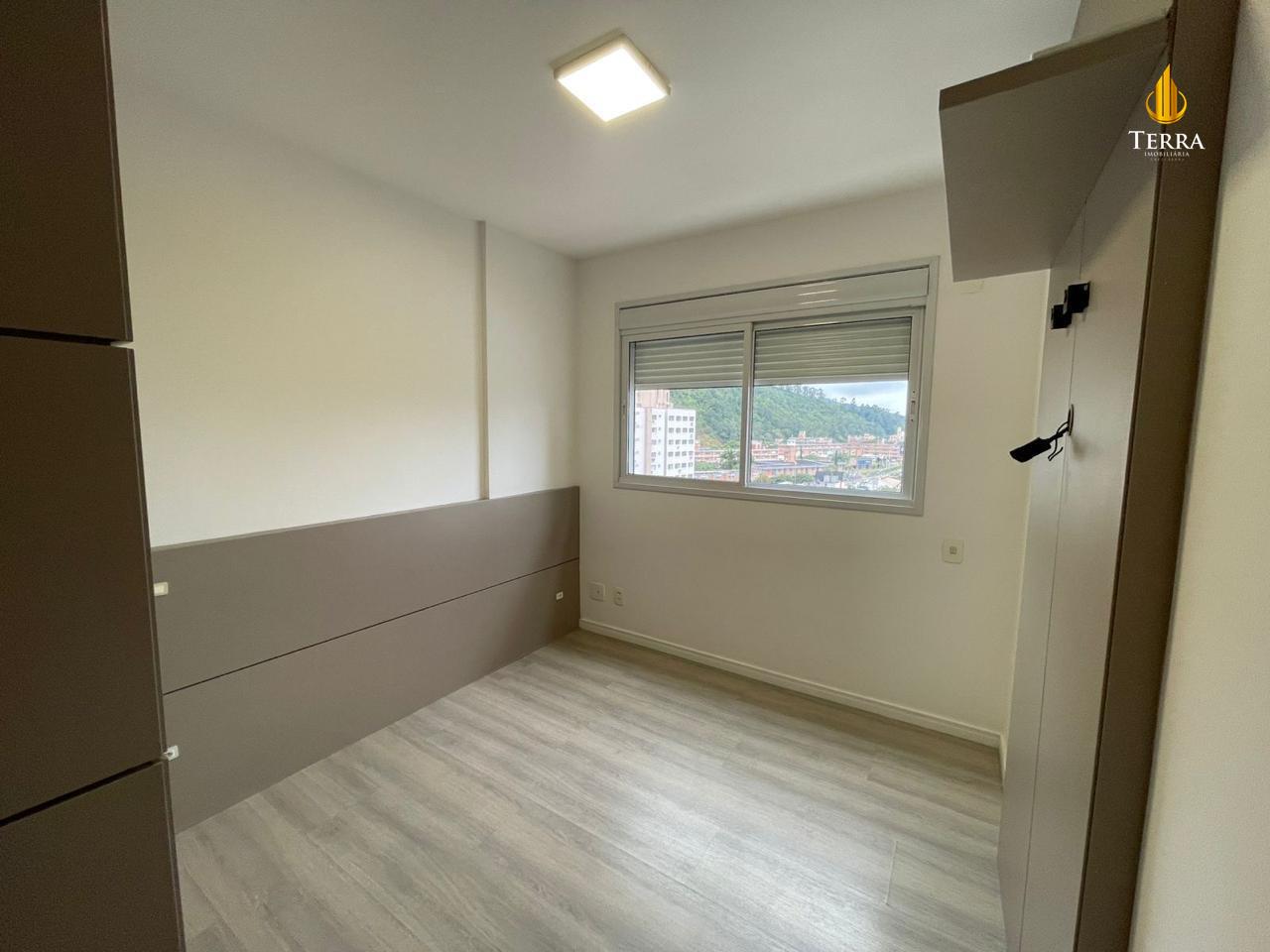 Porto Mare Apartamento com 3 quartos, Centro: 