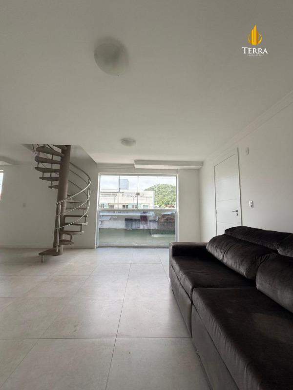  Apartamento com 2 quartos, Praia dos Amores: 