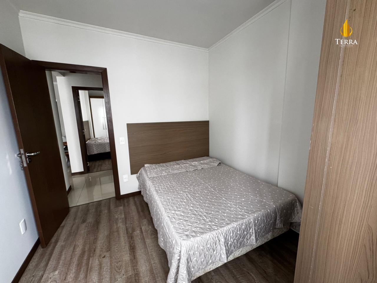 Edifício Aguas de Março Apartamento com 2 quartos, Centro: 