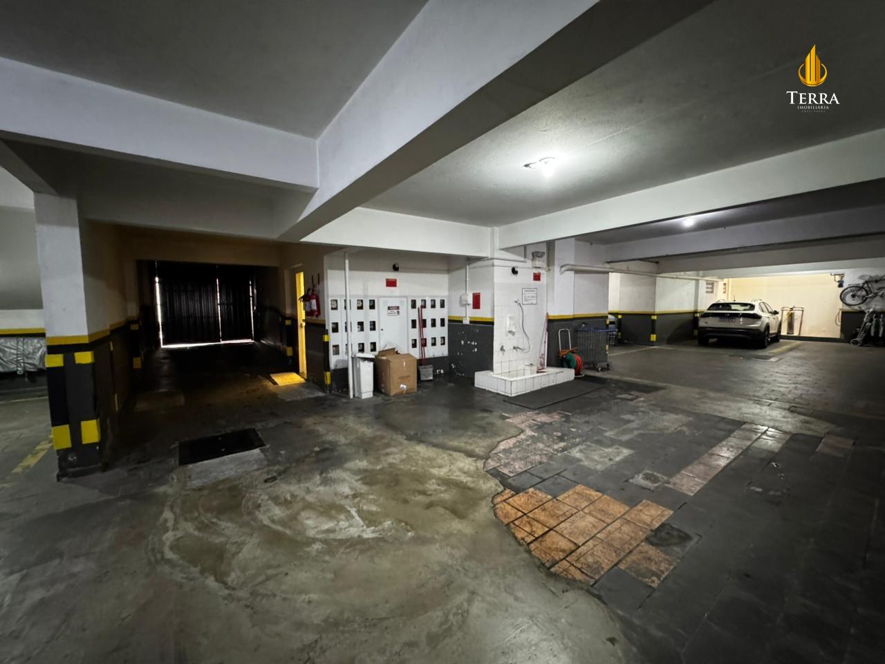 Edifício Aguas de Março Apartamento com 2 quartos, Centro: 