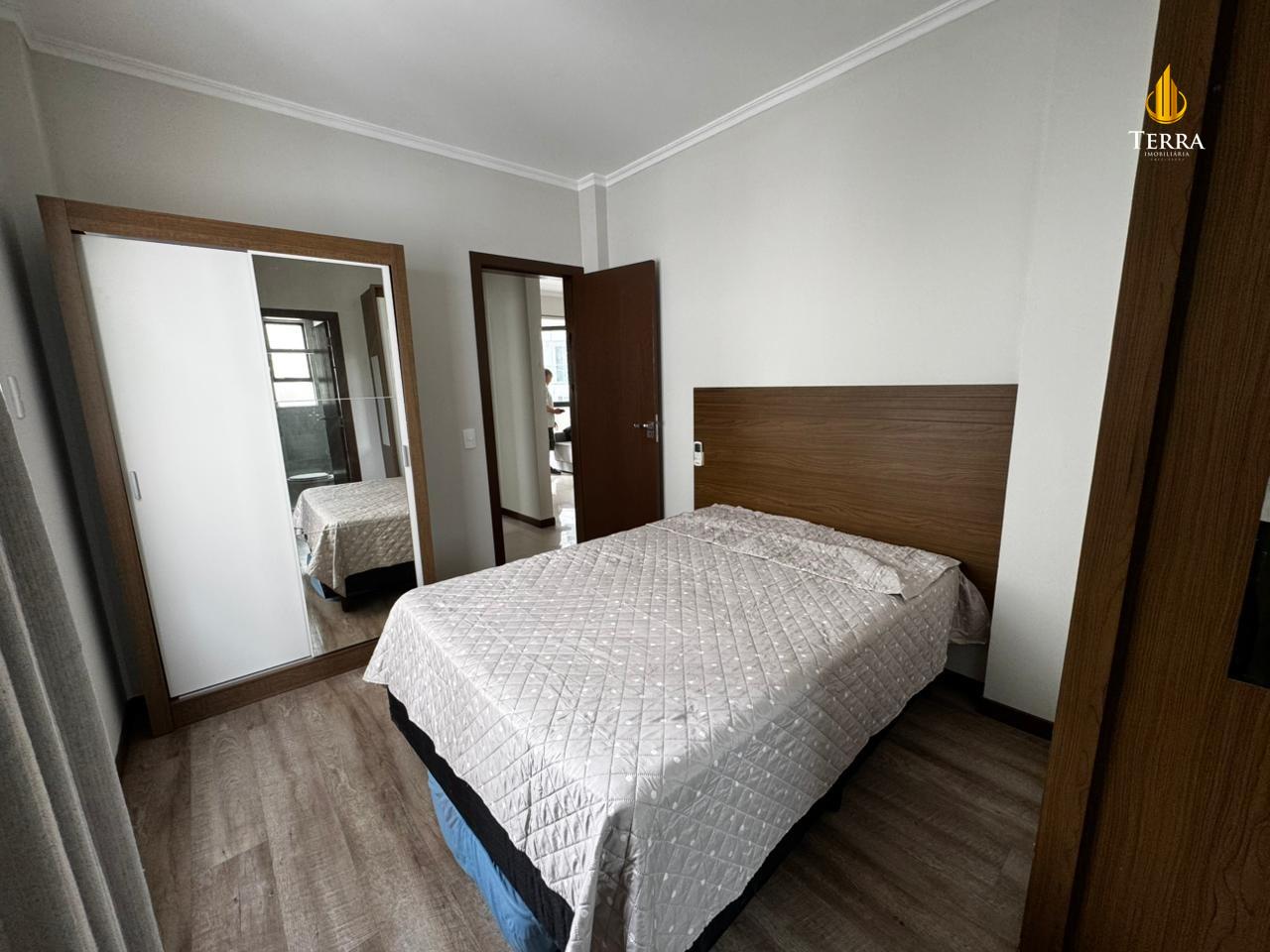 Edifício Aguas de Março Apartamento com 2 quartos, Centro: 