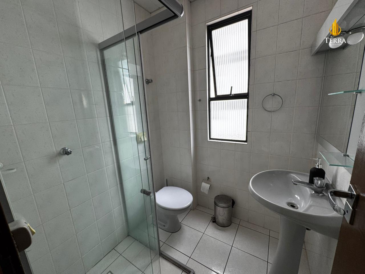 Edifício Aguas de Março Apartamento com 2 quartos, Centro: 