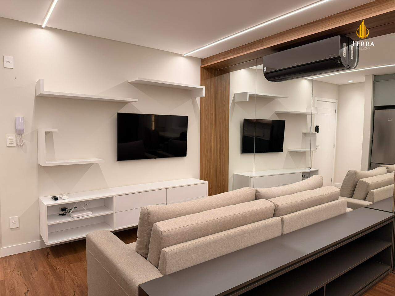 Privilege Apartamento com 2 quartos, Praia Brava de Itajaí: 