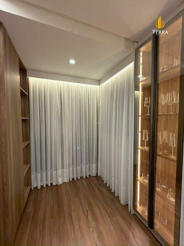Privilege Apartamento com 2 quartos, Praia Brava de Itajaí: 