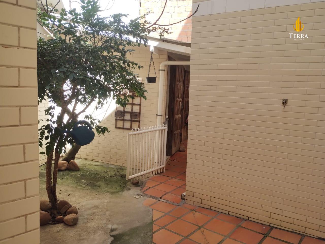  Casa com 6 quartos, Fazenda: 