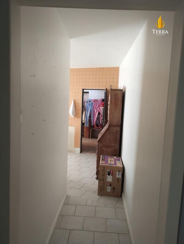  Casa com 6 quartos, Fazenda: 