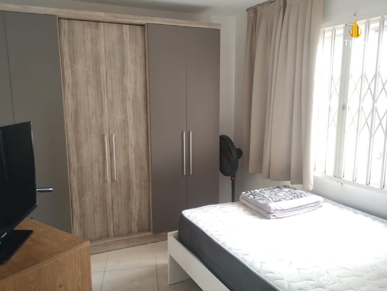  Casa com 6 quartos, Fazenda: 