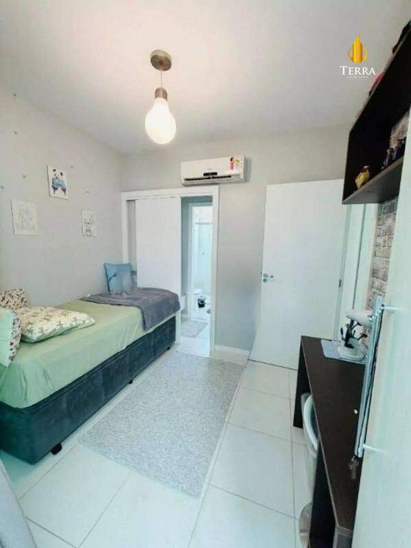  Sobrado com 3 quartos, Ressacada: 