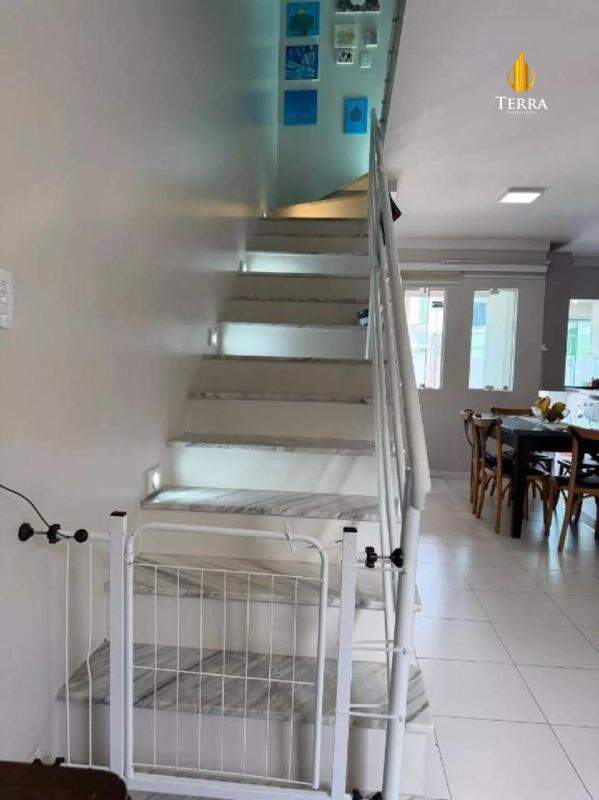  Sobrado com 3 quartos, Ressacada: 