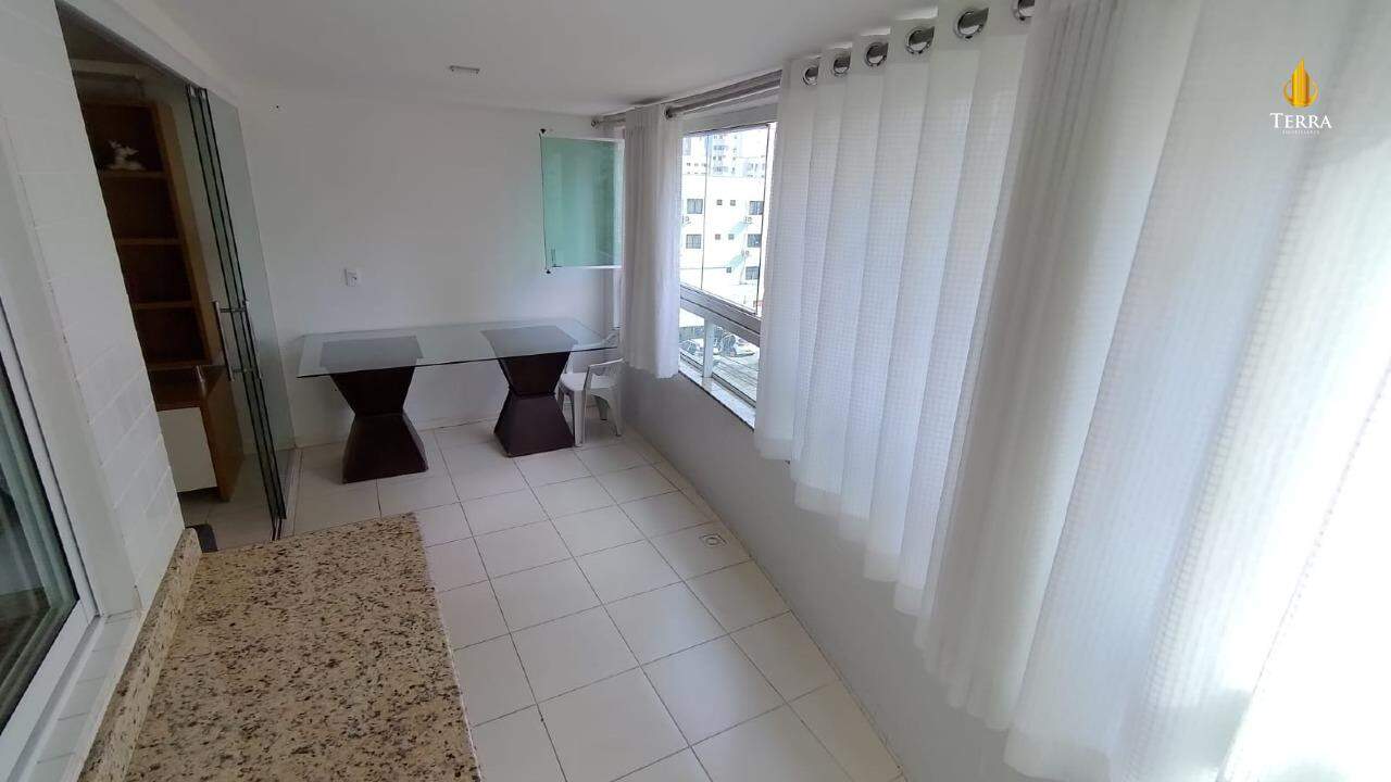  Apartamento com 3 quartos, Centro: 