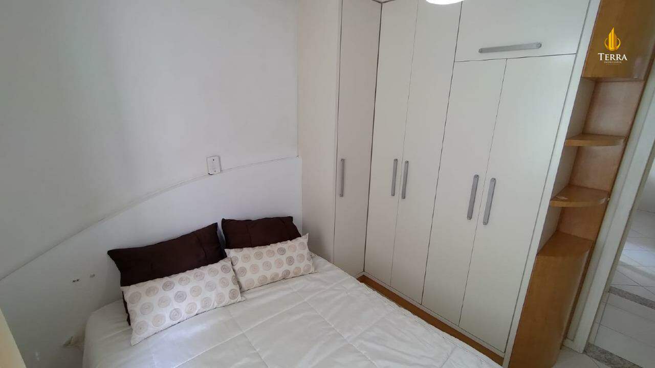  Apartamento com 3 quartos, Centro: 