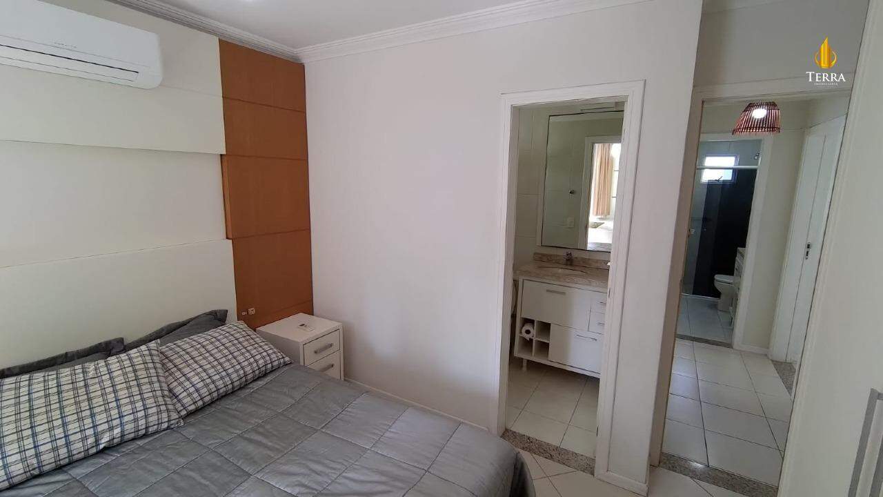  Apartamento com 3 quartos, Centro: 