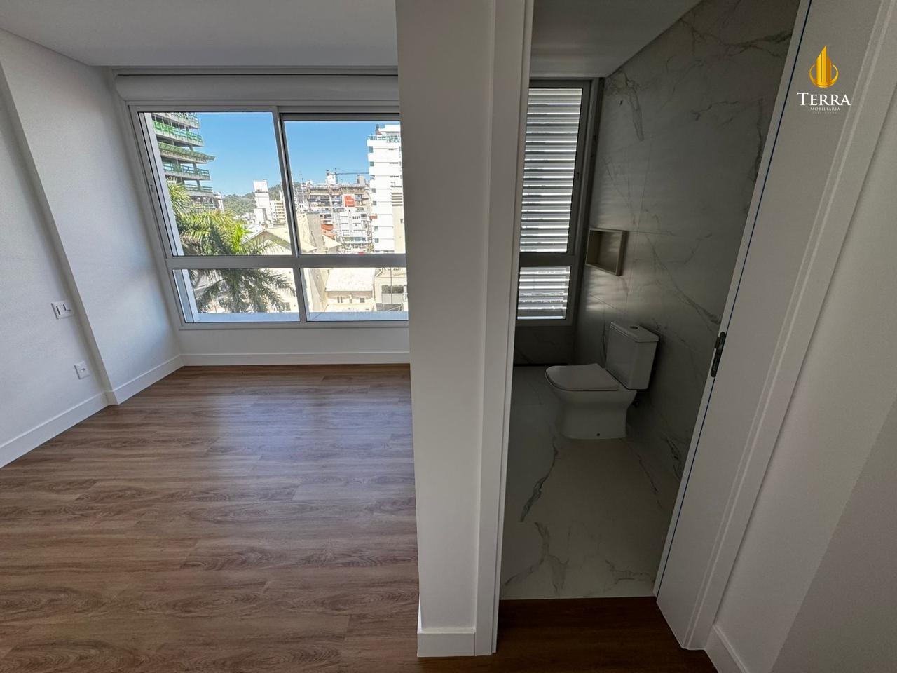 Riva Praia Brava Apartamento com 3 quartos, Praia Brava: 