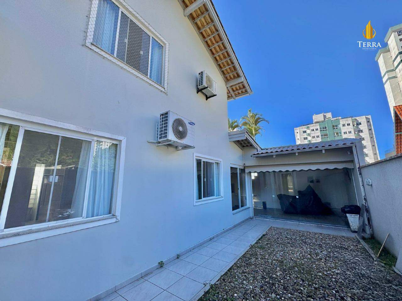  Casa com 4 quartos, Fazenda: 