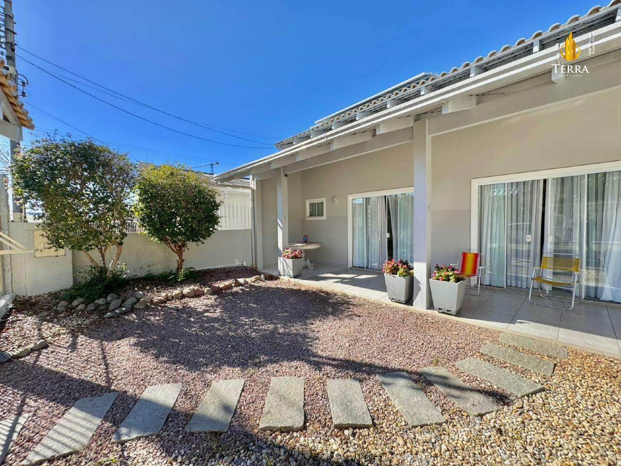  Casa com 4 quartos, Fazenda: 