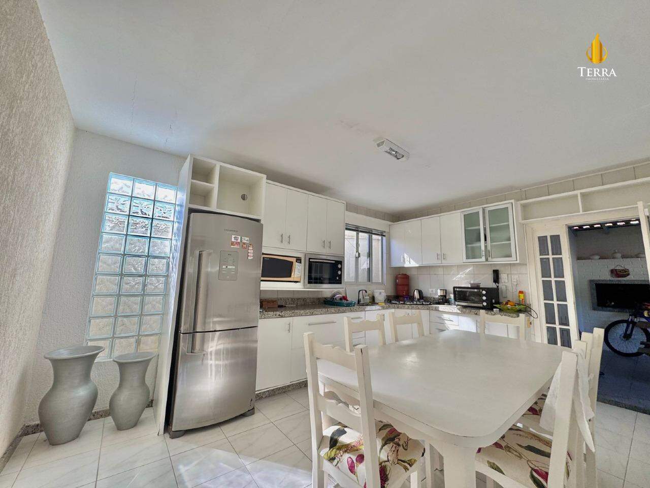  Casa com 4 quartos, Fazenda: 