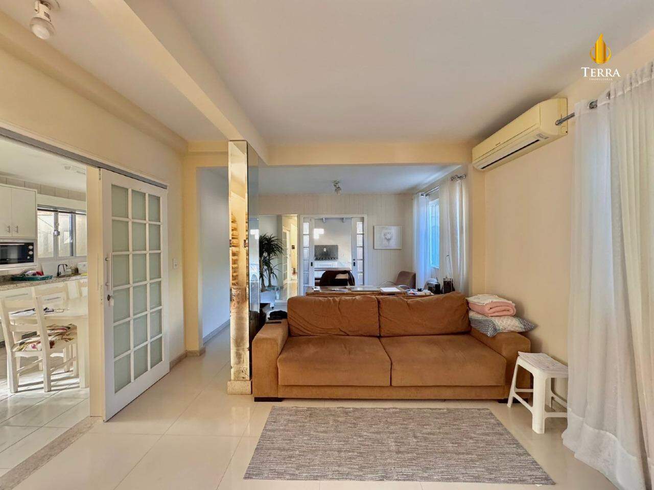  Casa com 4 quartos, Fazenda: 