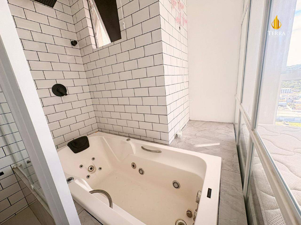 Brava Hill Residence Apartamento com 2 quartos, Praia Brava: 
