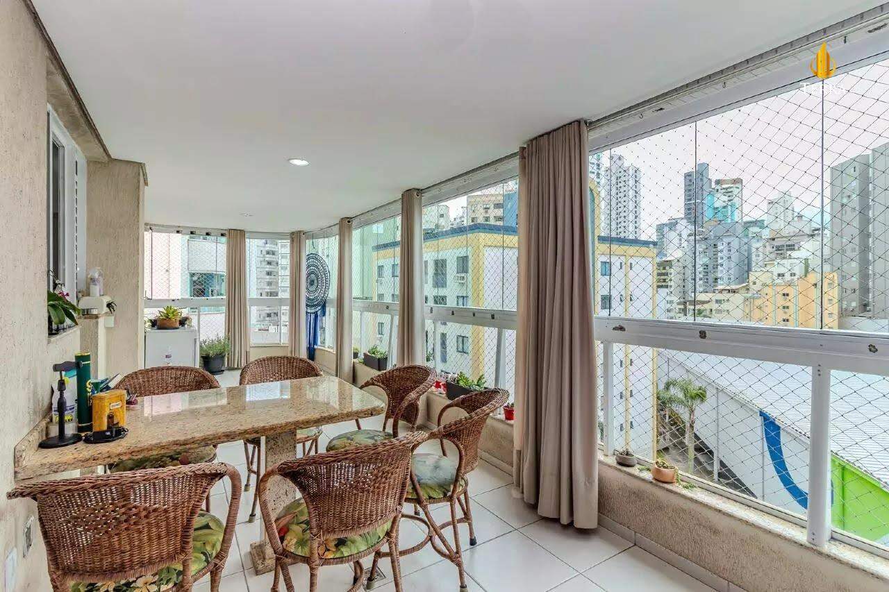 Edifício Waimea Apartamento com 3 quartos, Centro: 