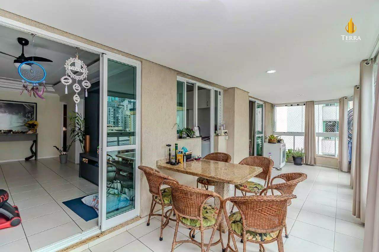 Edifício Waimea Apartamento com 3 quartos, Centro: 