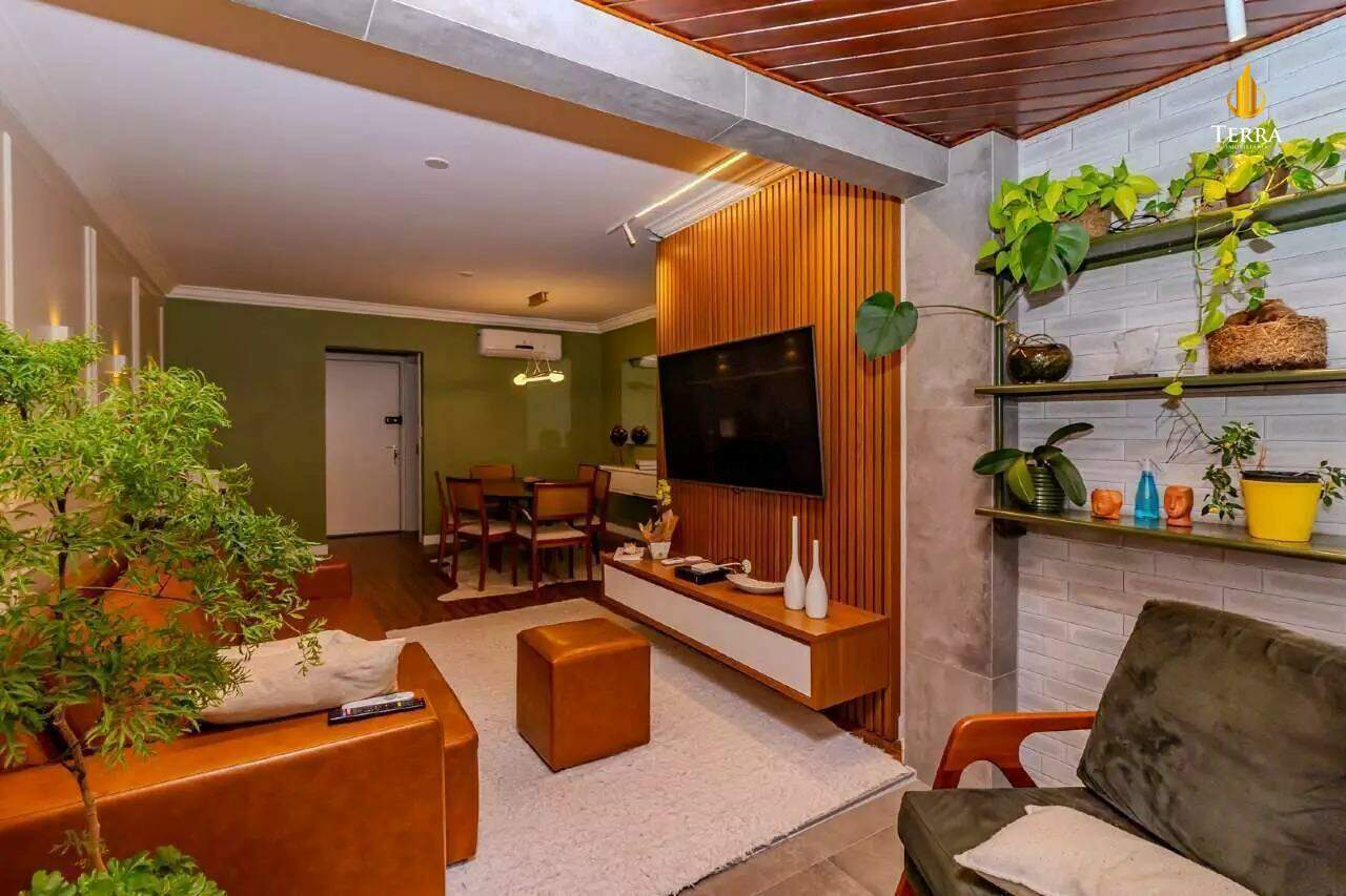 Vale do Reno Apartamento com , Centro: 