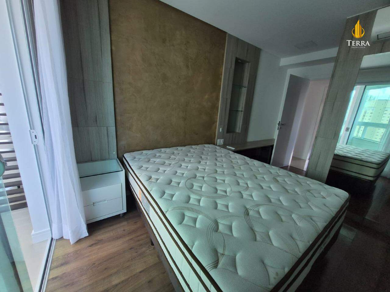 Edifício Torre de Lyon Apartamento com , Pioneiros: