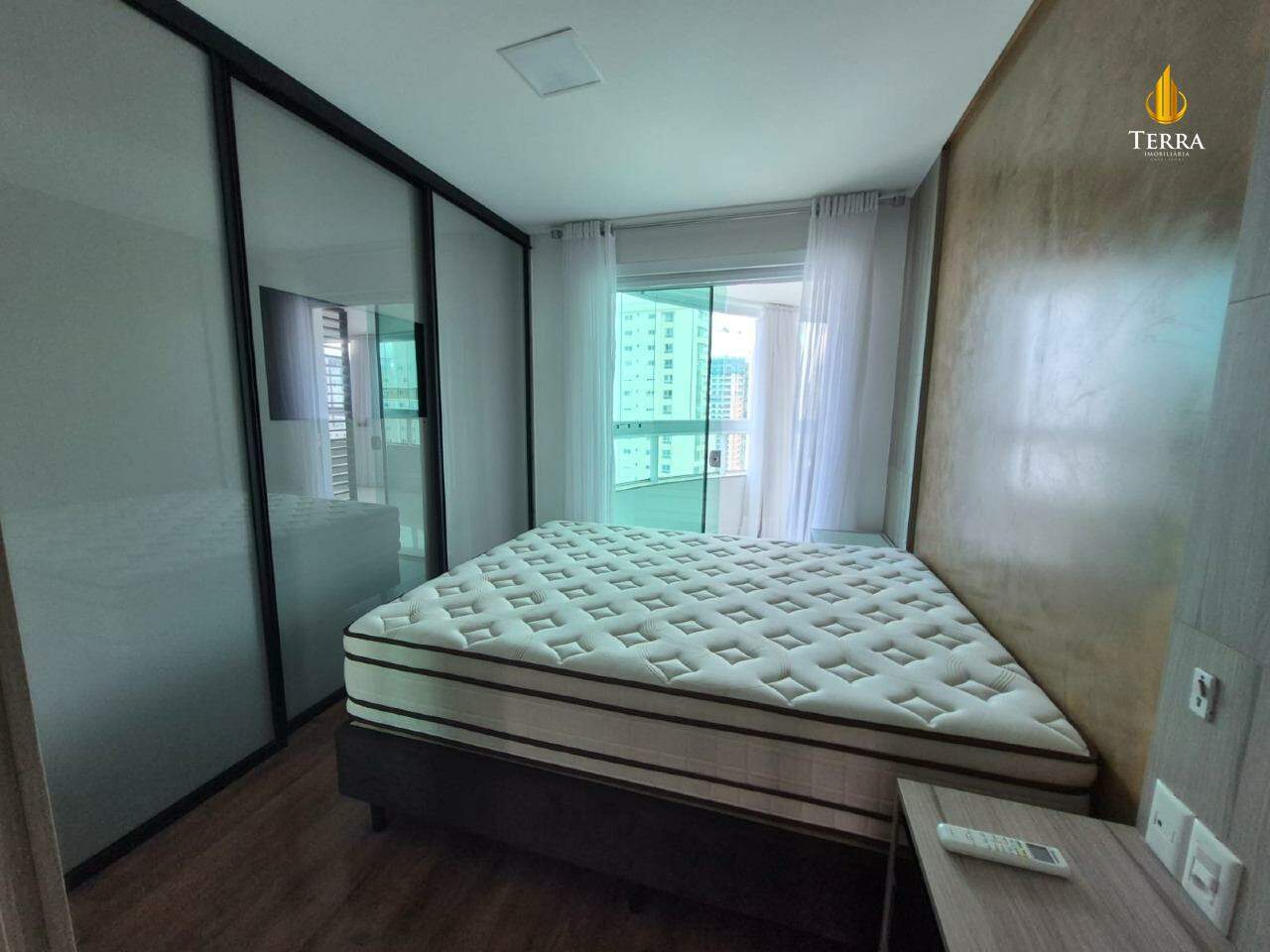 Edifício Torre de Lyon Apartamento com , Pioneiros: