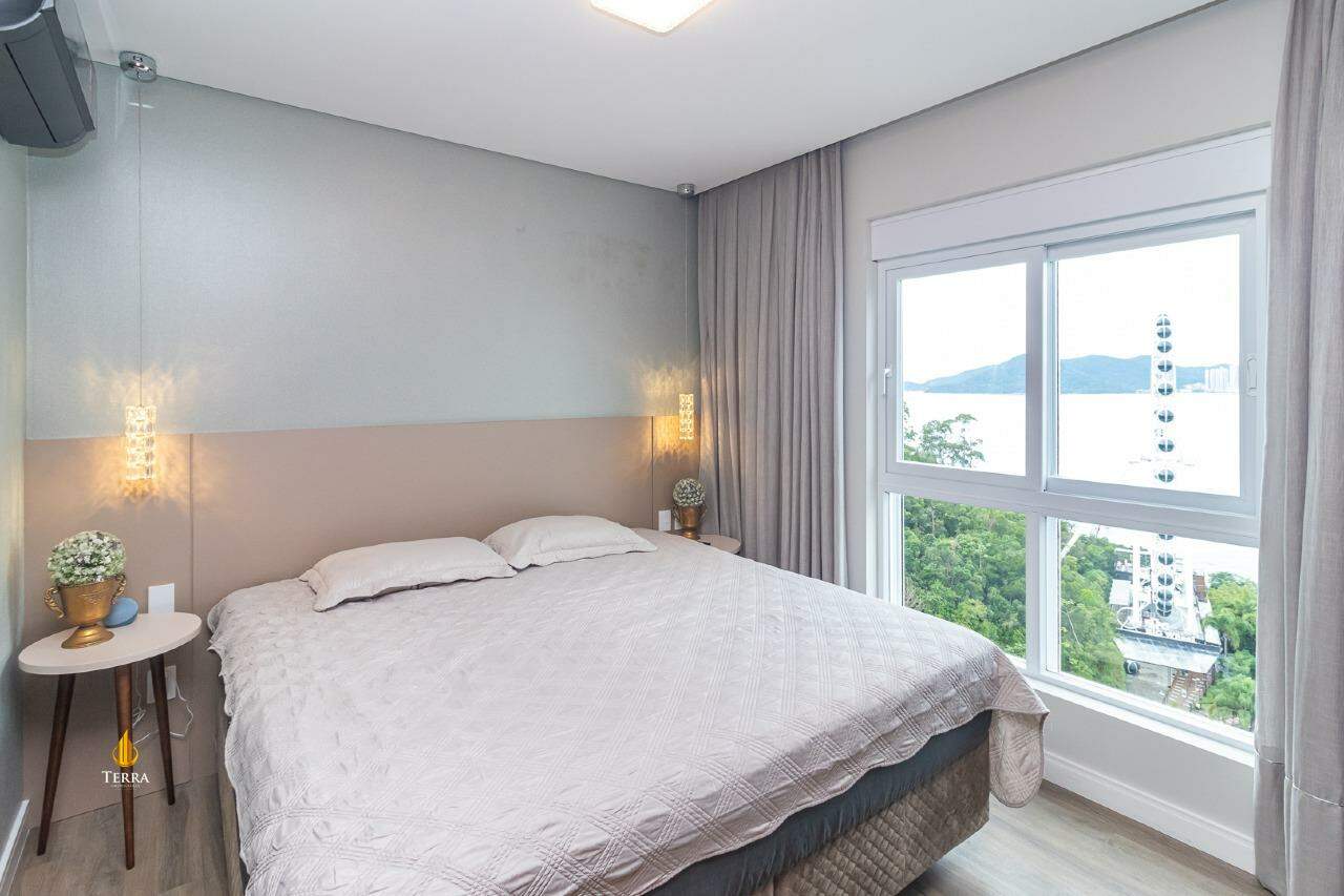 Italian Residence Apartamento com 4 quartos, Pioneiros: 